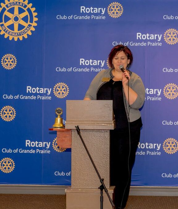 September 19 was a busy and fun meeting as Past District Governor Tracey Vavrek…